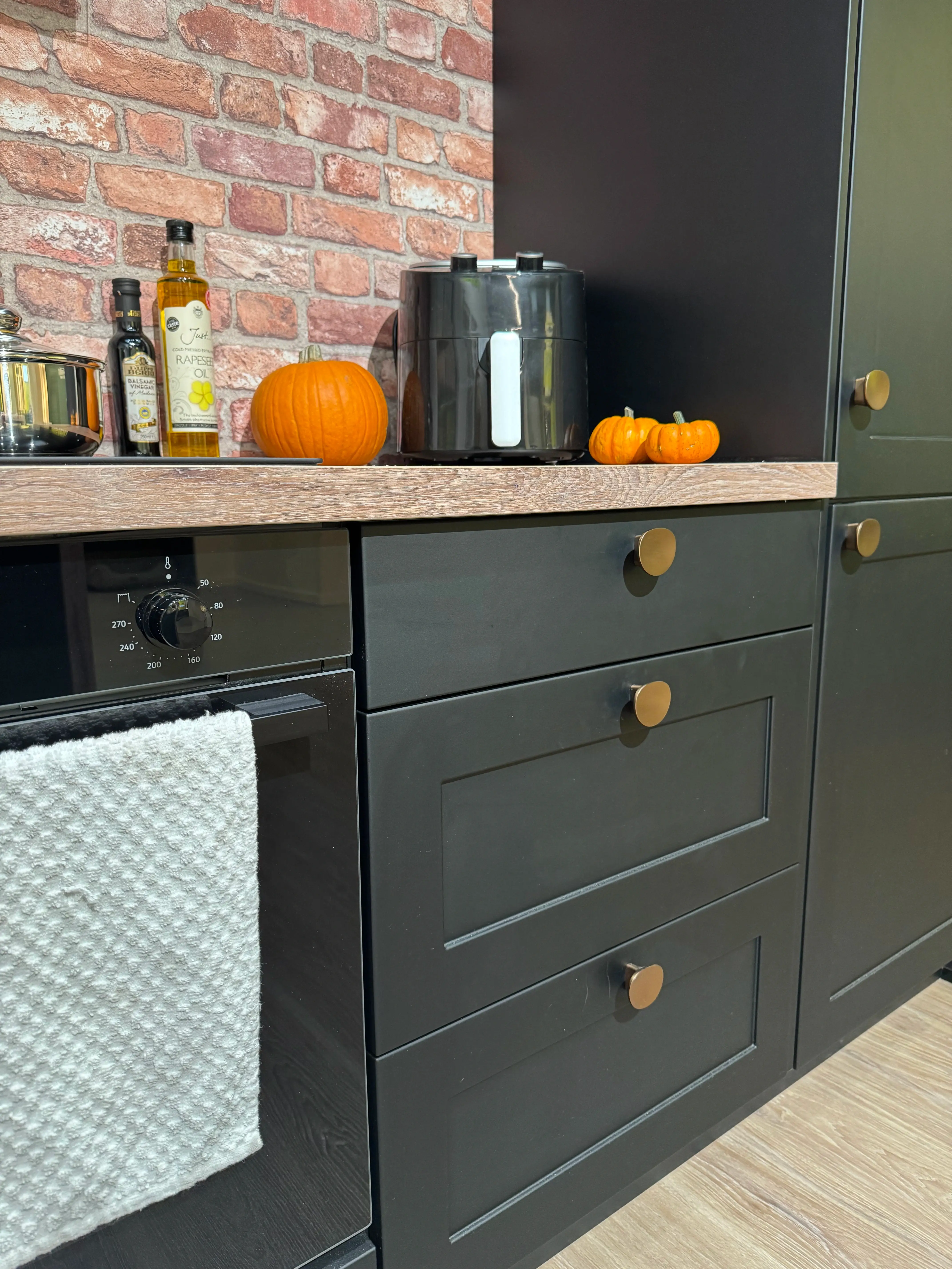 KUBE Kitchens Halloween ALL THIS FOR pricing - Black Kitchen KUBE Kitchens Halloween ALL THIS FOR pricing - Black Kitchen